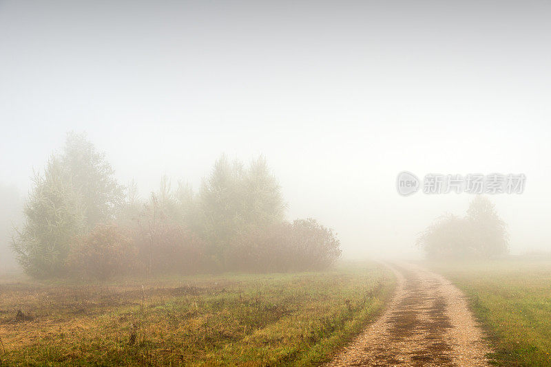 薄雾秋冬景观- 36mpx